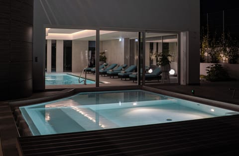 Indoor pool, seasonal outdoor pool, sun loungers