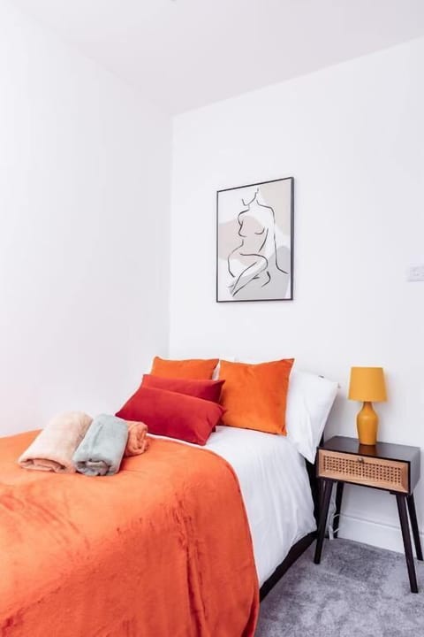 House, 3 Bedrooms, Non Smoking | Iron/ironing board, free WiFi