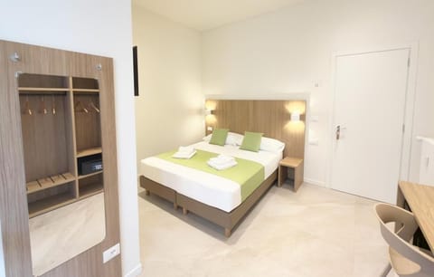 Classic Double Room | Desk, laptop workspace, free WiFi