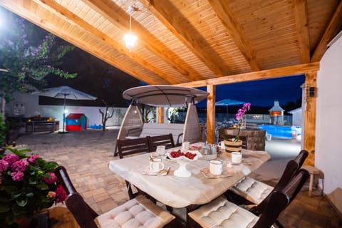 Family House, 3 Bedrooms, 2 Bathrooms (Pool House Ivana Private Pool &) | Outdoor dining