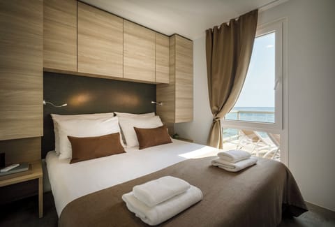 2 bedrooms, down comforters, in-room safe, free WiFi