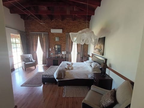 Room, 1 Bedroom, Accessible, Smoking | 1 bedroom