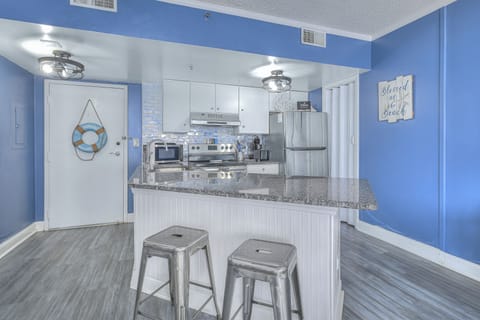 Condo, 1 Bedroom, Pool Access, Ocean View (410) | Private kitchen | Full-size fridge, microwave, oven, stovetop
