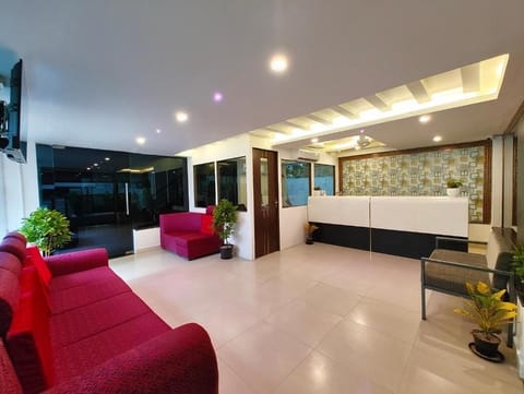 Elite Double Room, City View | Lobby