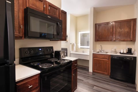 In-room safe, iron/ironing board, bed sheets