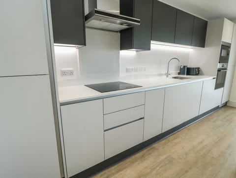 Dishwasher, cookware/dishes/utensils