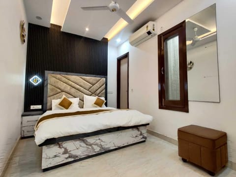 Double Room | Free WiFi, bed sheets