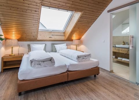 In-room safe, desk, laptop workspace, WiFi (free)