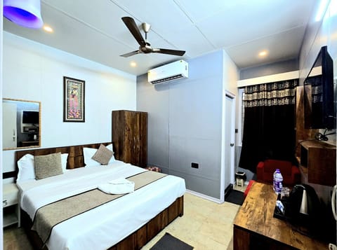 Deluxe Double Room | Desk, laptop workspace, WiFi (free)