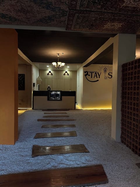 Double Room | Lobby