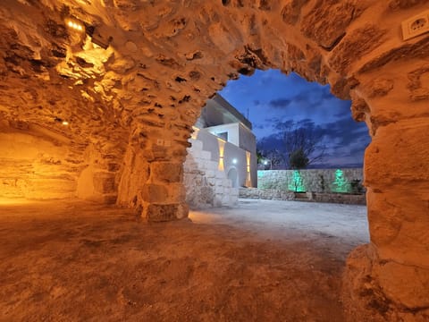 Family Room, Courtyard View | Property grounds