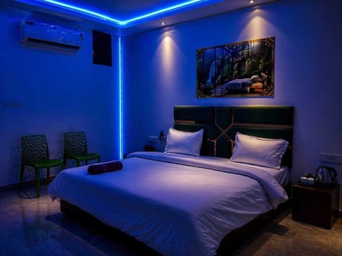 Deluxe Double Room, City View | In-room safe, desk, iron/ironing board, free WiFi