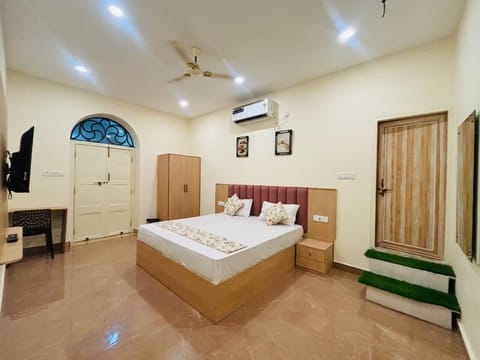 Classic Double Room | Free WiFi