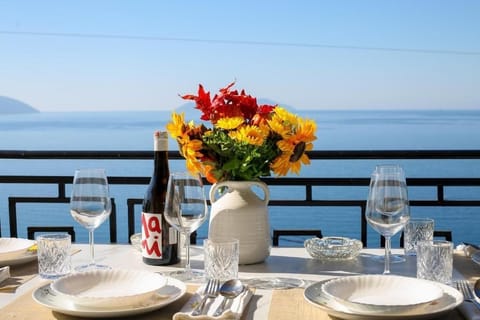 Exclusive Villa, Sea View, Garden Area | Outdoor dining