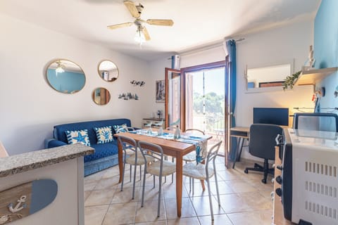 Apartment, Balcony | Living area