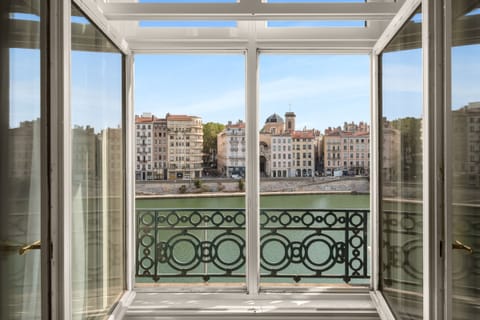 Deluxe Room, River View | 1 bedroom, premium bedding, Select Comfort beds, in-room safe