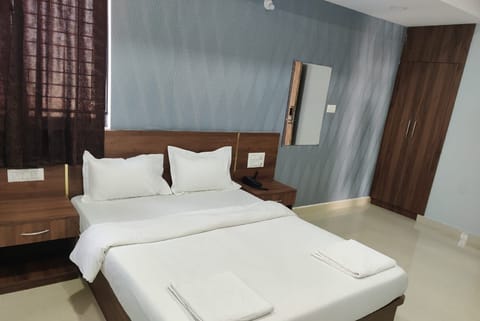 Deluxe Double Room | Desk, free WiFi