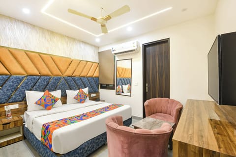 Deluxe Room | Egyptian cotton sheets, premium bedding, in-room safe, free WiFi