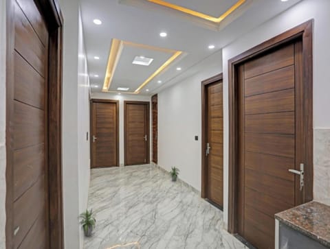 Deluxe Double Room, City View | Interior