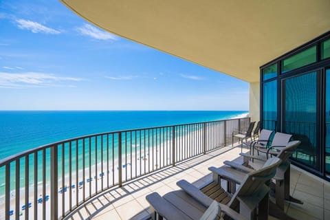 Condo, 3 Bedrooms | Property grounds
