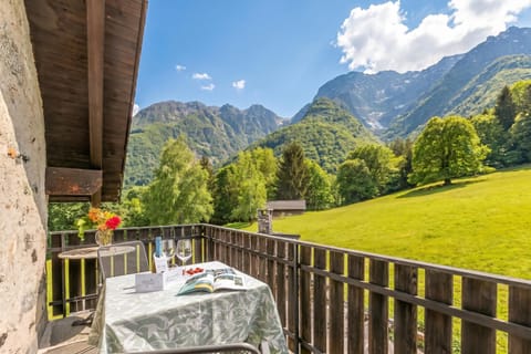 Standard Chalet, Multiple Bedrooms, Mountainside (Casa Eyrie Centovalli) | Balcony