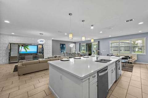 House, Multiple Beds, Pool Access, Garden View | Interior