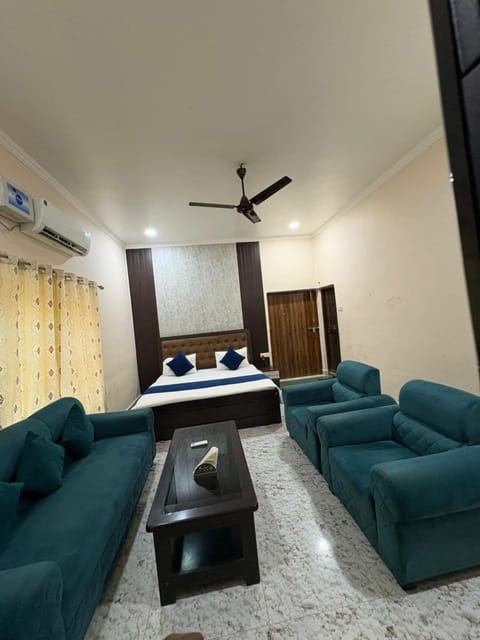 Superior Double Room, City View | Desk, soundproofing, free WiFi