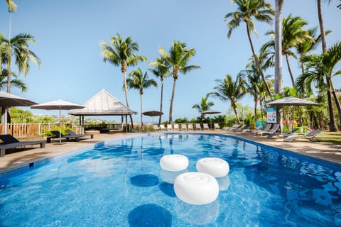 Outdoor pool, pool umbrellas, sun loungers