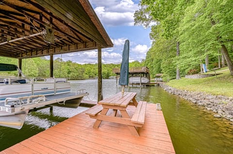 House, Multiple Beds (S'thern Rock) | Water view