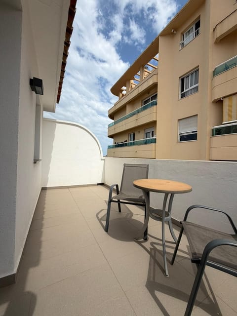 Superior Suite, City View | Outdoor dining