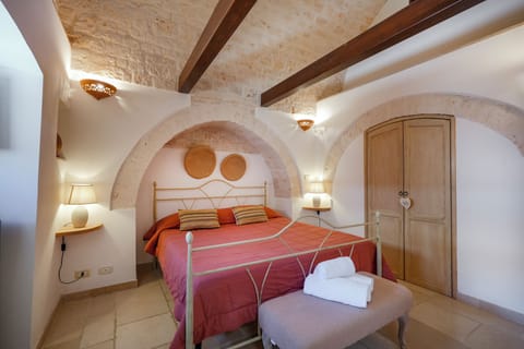House | Free WiFi