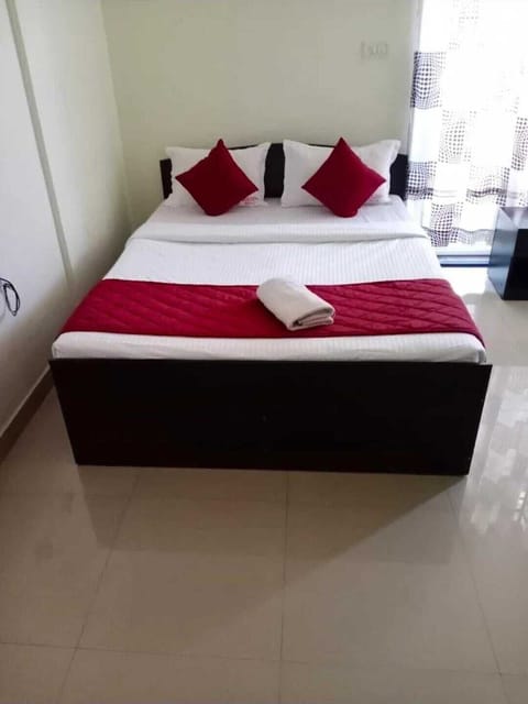 Classic Apartment, Balcony, City View | Desk, laptop workspace, soundproofing, free WiFi