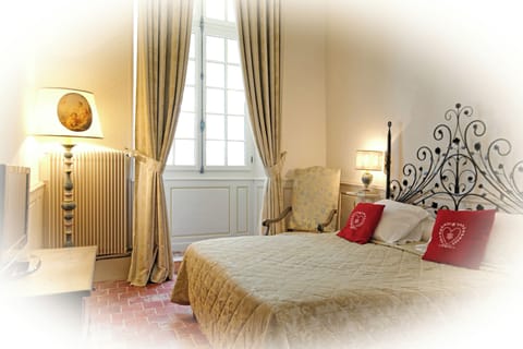 Premium Double Room | In-room safe, desk, blackout drapes, iron/ironing board