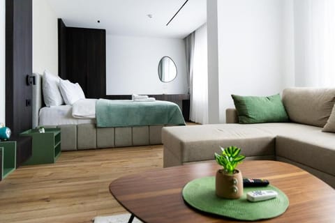 Deluxe Room, City View | Desk, free WiFi