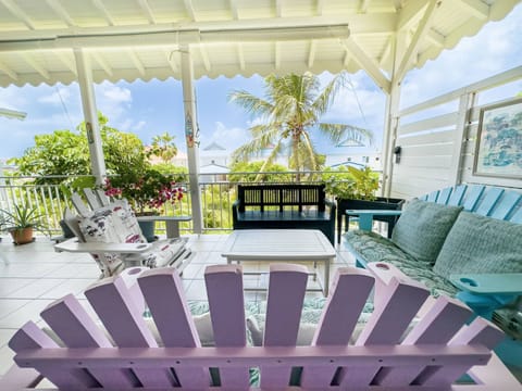 Family Room, Sea View | Property grounds