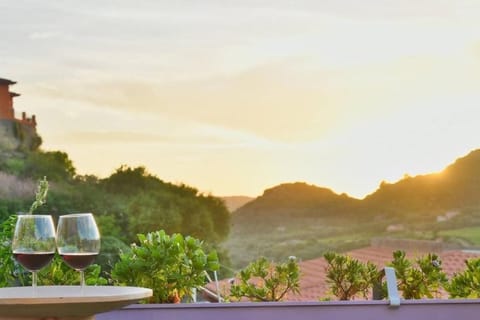 Comfort Triple Room, Vineyard View | Outdoor dining