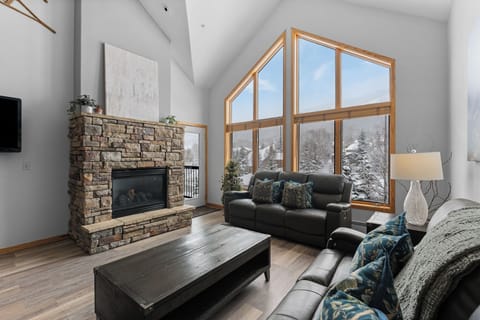 Condo (3 Bedrooms) | Property amenity