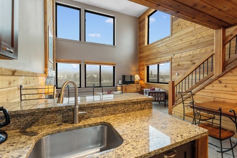 Condo (1 Bedroom) | Property amenity