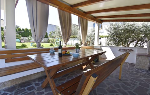 Apartment, 1 Bedroom, Patio, Garden View | Terrace/patio