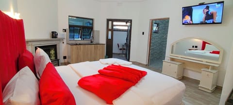 Luxury Apartment, Garden View | In-room safe, desk, laptop workspace, soundproofing