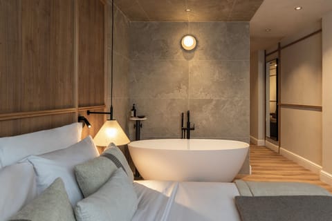 Executive Darya-J Suite | Free WiFi, bed sheets