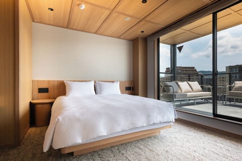 Executive Room | Desk, free WiFi