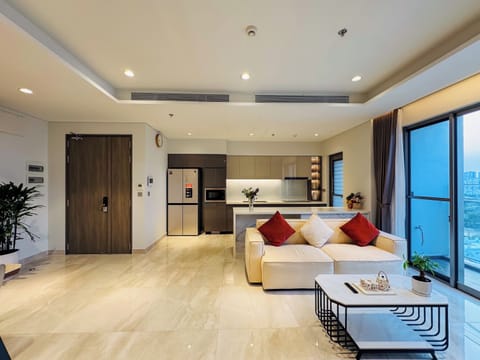 Basic Apartment, Balcony, City View | Interior