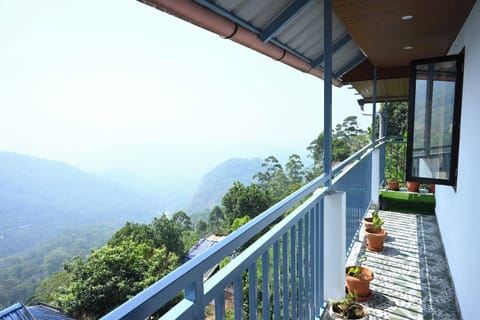 Standard Double Room, Mountain View | Property grounds