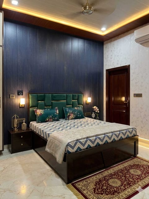 Deluxe Room | Free WiFi, bed sheets
