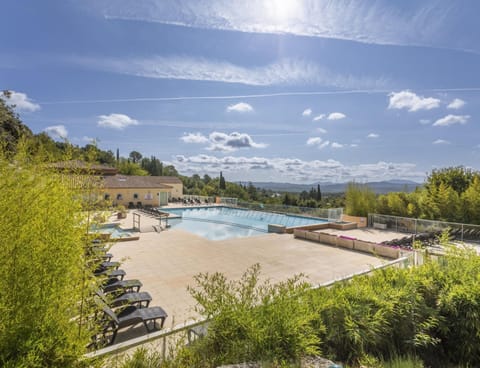 Apartment | Pool | Outdoor pool