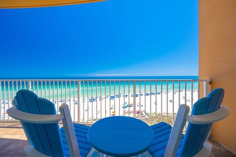 Condo, 3 Bedrooms | Property grounds