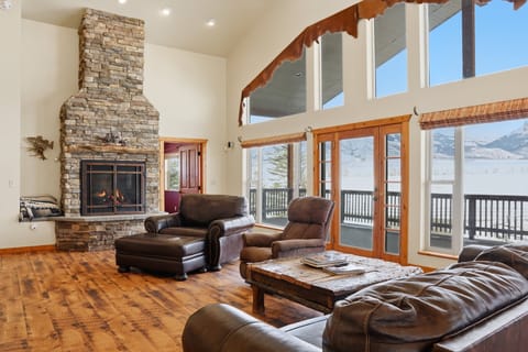 House, 3 Bedrooms | Living area | Smart TV, streaming services