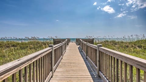Apartment, 3 Bedrooms, Balcony, Garden View | Beach