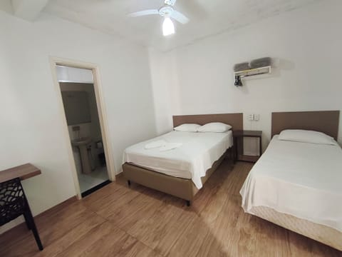 Economy Twin Room | Desk, laptop workspace, WiFi (free)